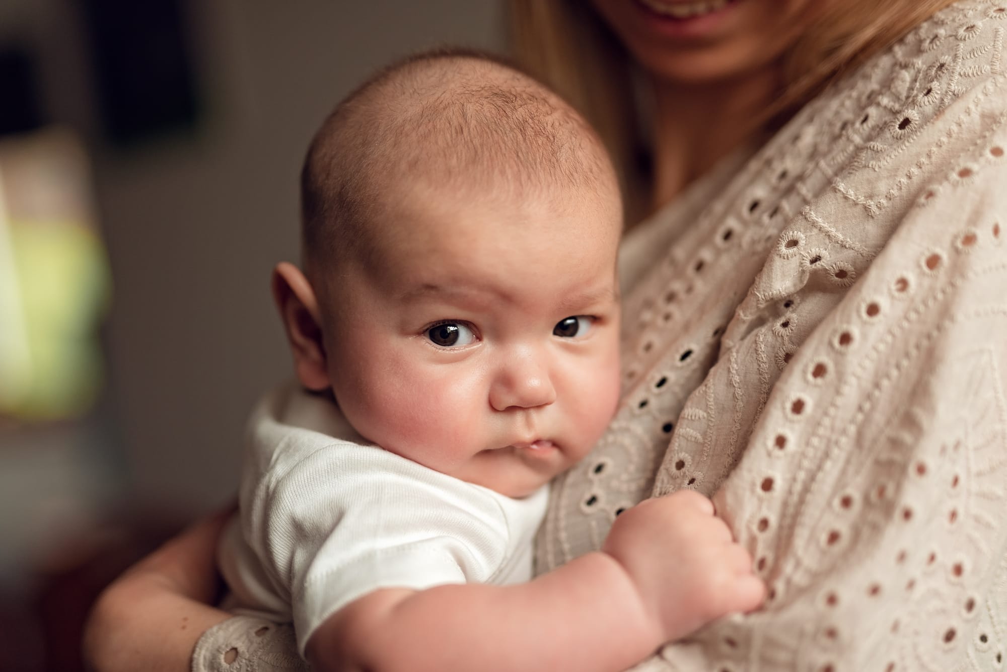 Portret niemowlęcia naturalna sesja niemowlęca w domu