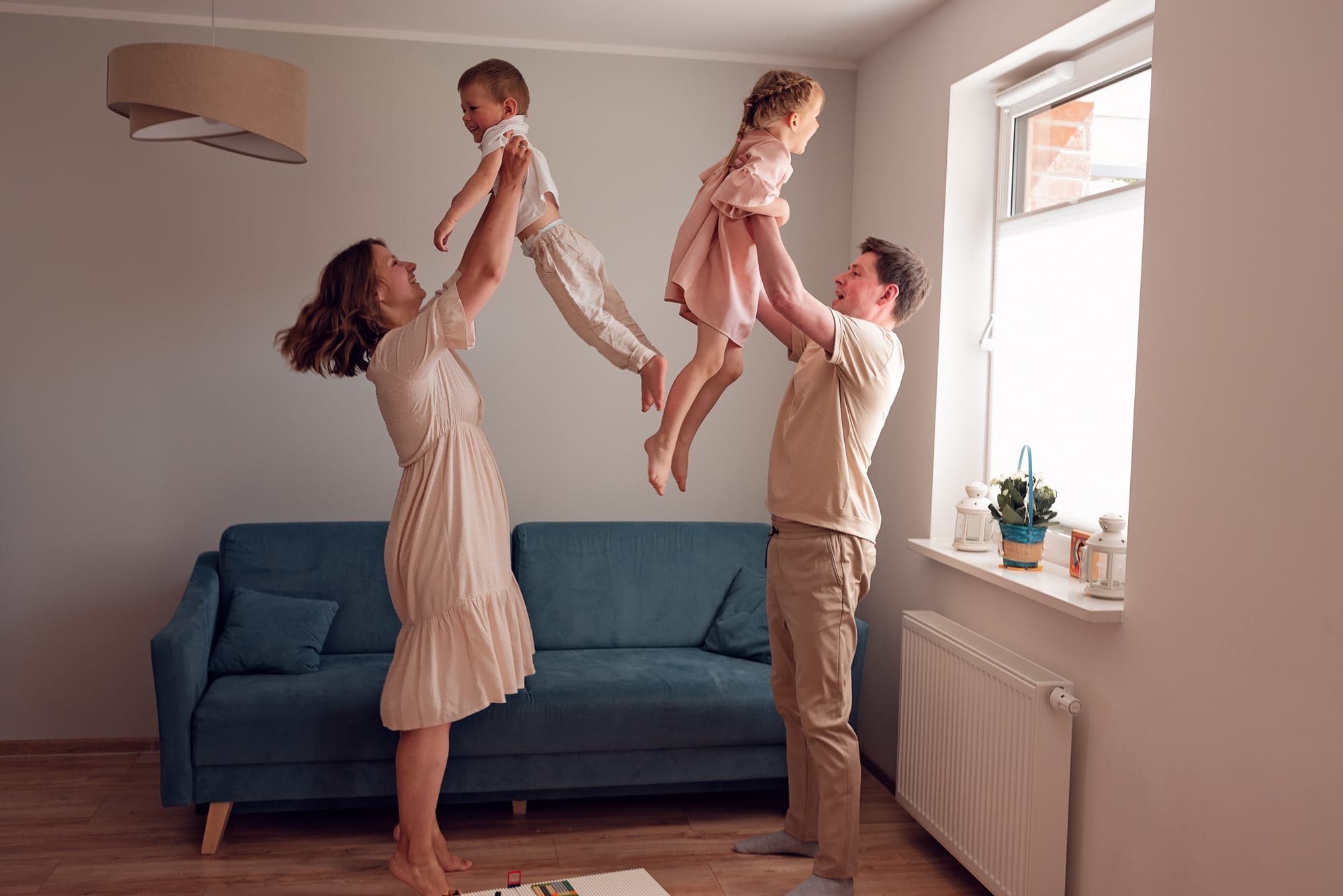Zabawa z dziećmi sesja w domu Gdańsk
