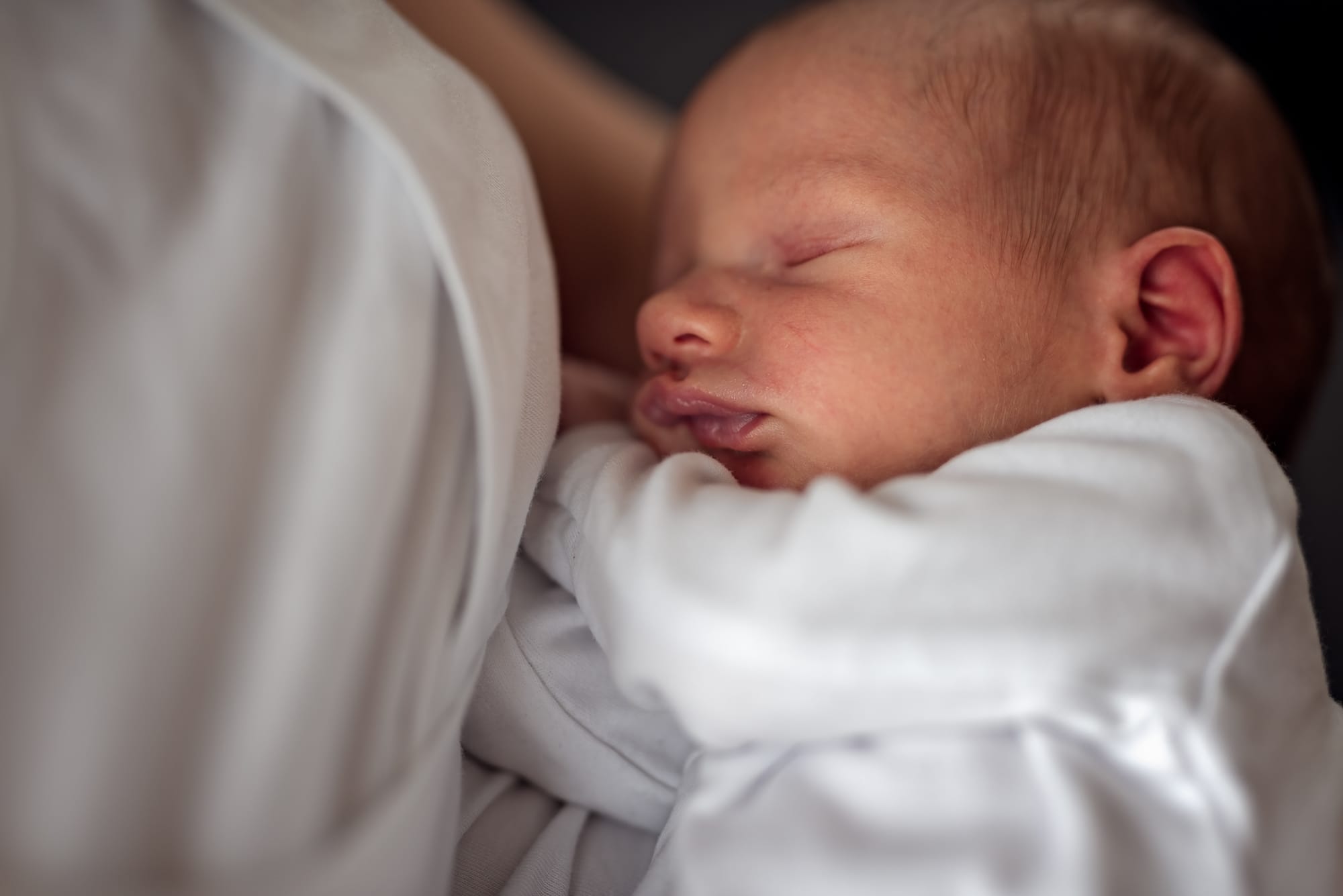 Noworodek portret sesja noworodkowa w domu