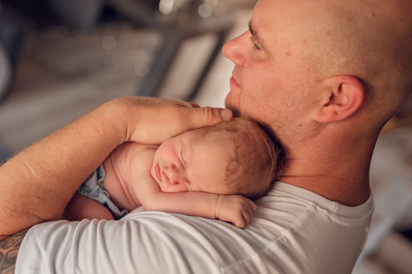 Rodzina z noworodkiem fotografia noworodkowa w domu Trójmiasto