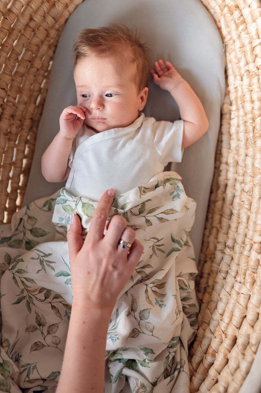 Niemowlę spokojne sesja niemowlęca w domu Gdańsk