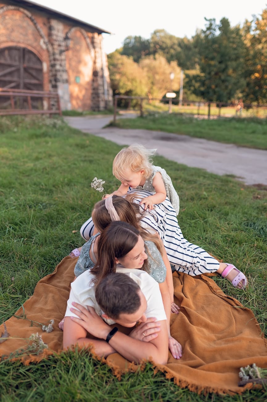 Kanapka z taty rodzinna w plenerze Gdynia
