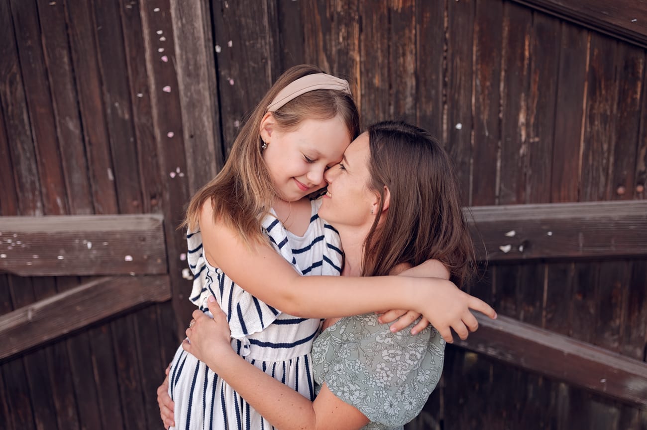 Mama z córką portret sesja w plenerze Gdynia