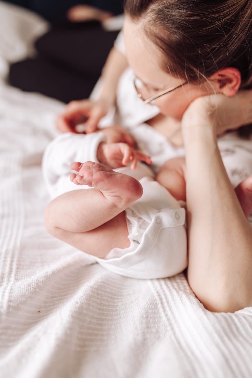 Mama tuli noworodka sesja rodzinna w domu Gdynia
