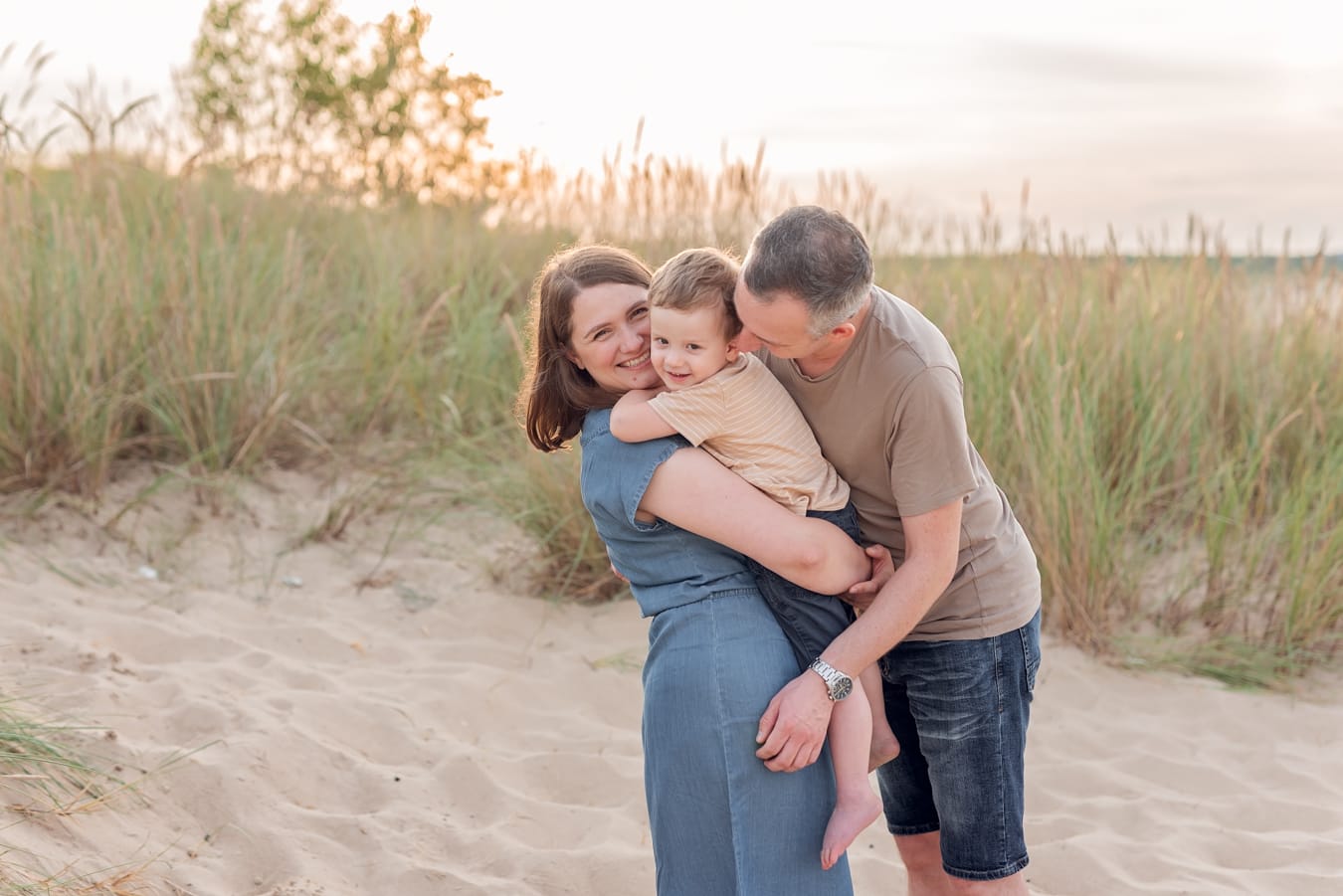 Rodzina  na plaży sesja nad morzem Gdańsk