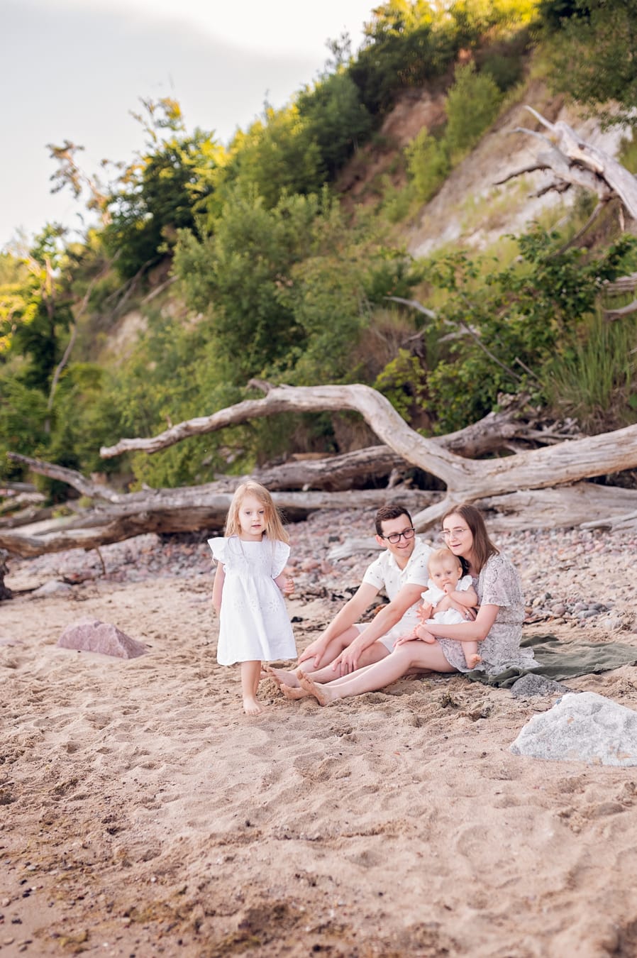 Wspólne chwile na plaży sesja rodzinna Gdynia