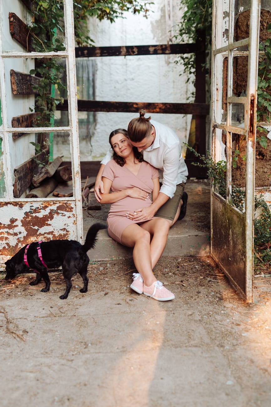 Para z psem w szklarni sesja ciążowa Gdynia