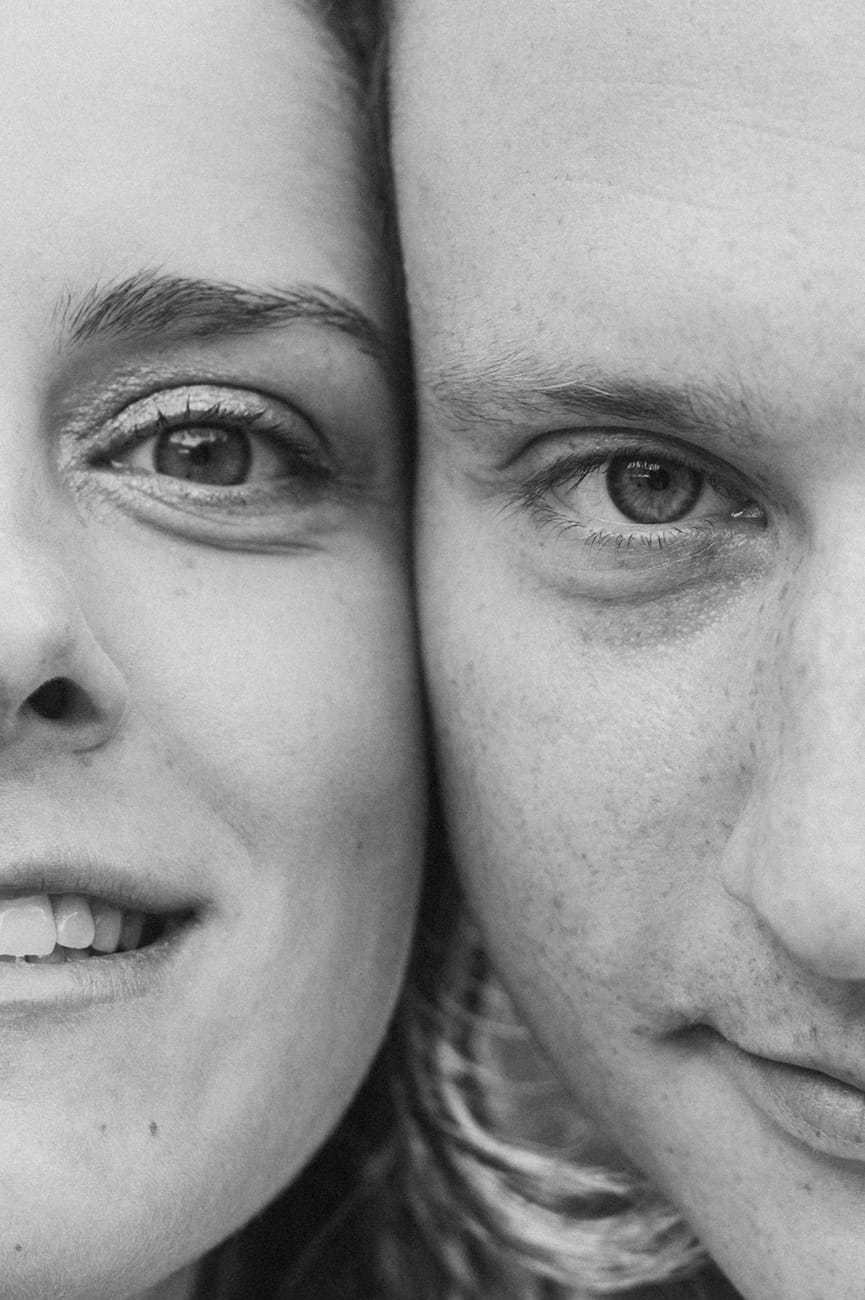 Czarno-biały portret pary sesja ciążowa Gdynia