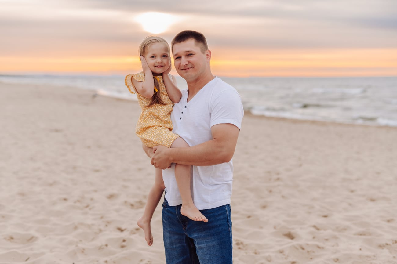 Tata z córką zachód słońca sesja rodzinna Gdańsk