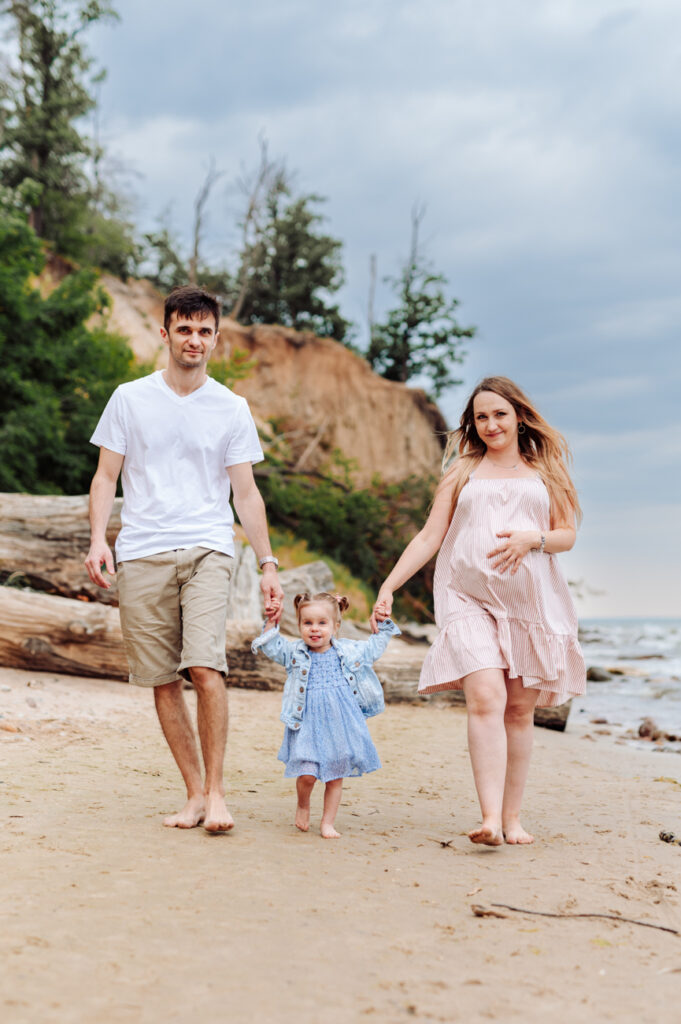 Sesja ciążowa lifestyle w starej szklarni Gdynia