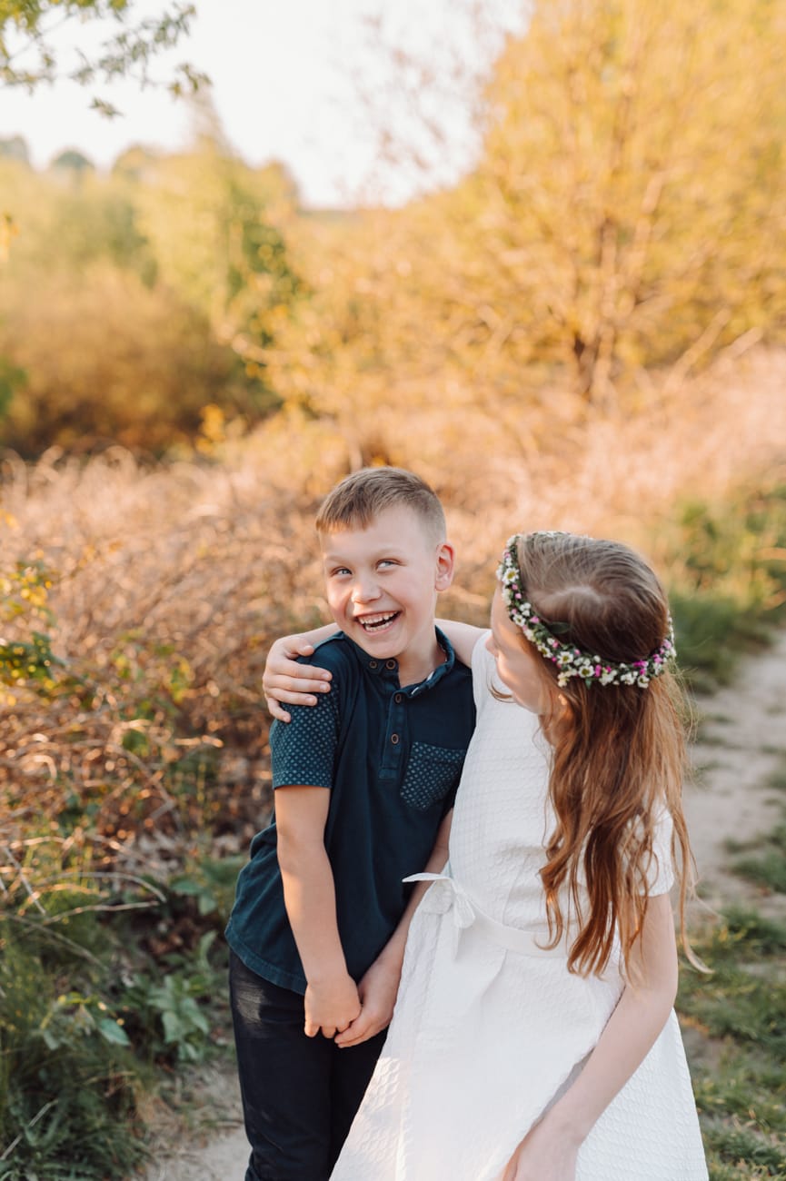 Rodzeństwo plener komunijny sesja rodzinna