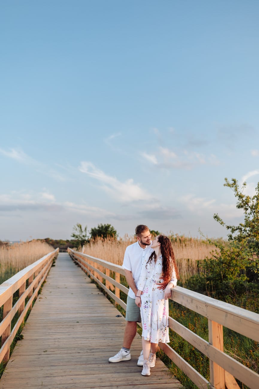 Narzeczeni na pomoście sesja nad morzem Trójmiasto