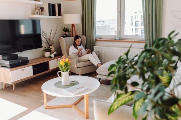 Sesja niemowlęca w Gdańsku — pierwsze uśmiechy, rozmowy bez końca i czas, który chce się zatrzymać